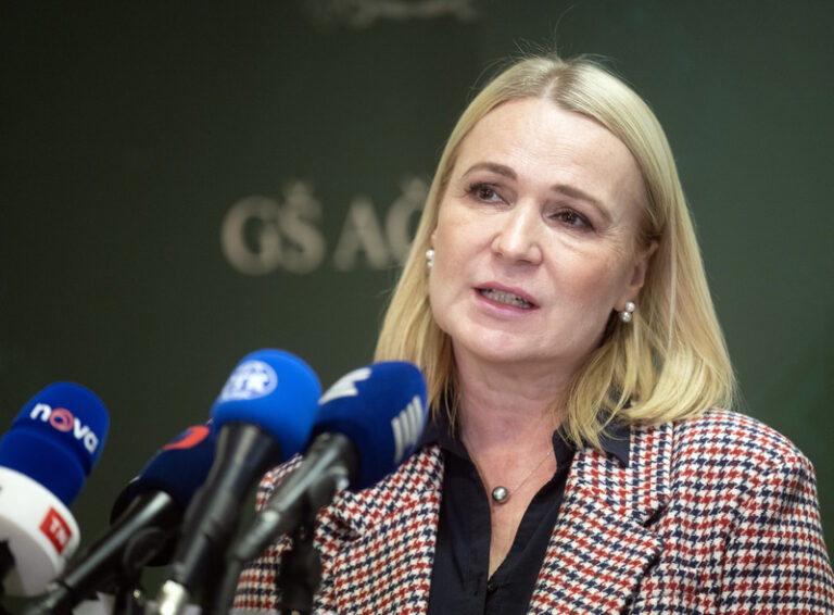 Ministři obrany v Bruselu jednají o podpoře Ukrajiny a mírové misi