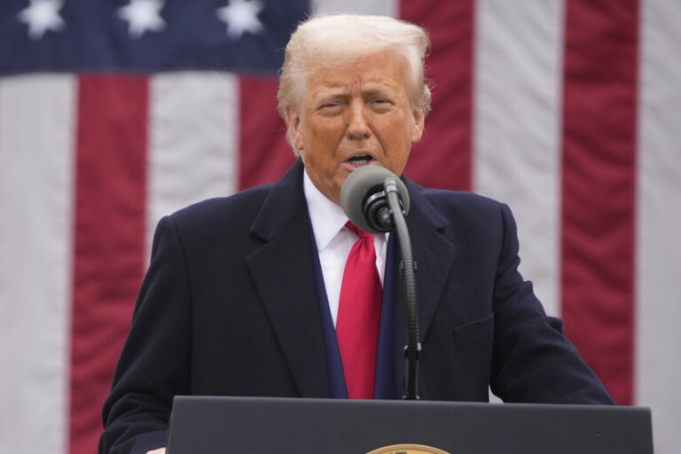 Trumpova popularita poklesla, Američany znejistila cla, vyplývá z průzkumu