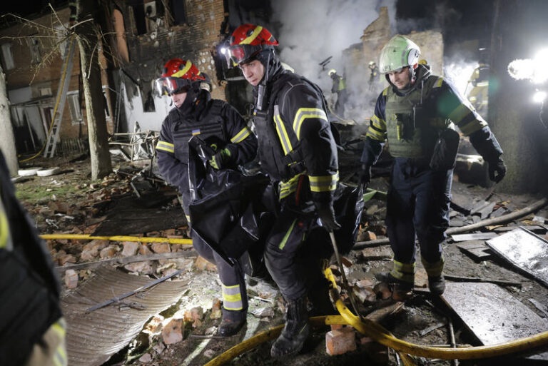 Ukrajinské úřady informují o mrtvých a raněných po ruských útocích