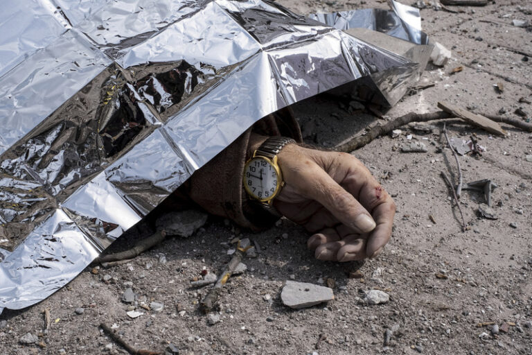 AFP: Ukrajinští senioři trpí, představují až polovinu civilních obětí u fronty