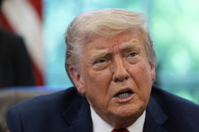 Trump během 100 dní ve funkci změnil kurz americké zahraniční politiky