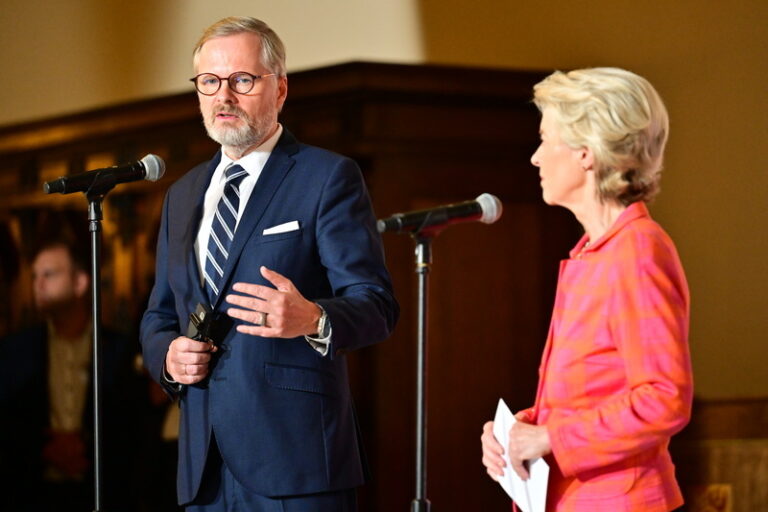 Dukovany jsou prioritou, Fiala bude jednat se šéfkou EK, uvedl Vlček