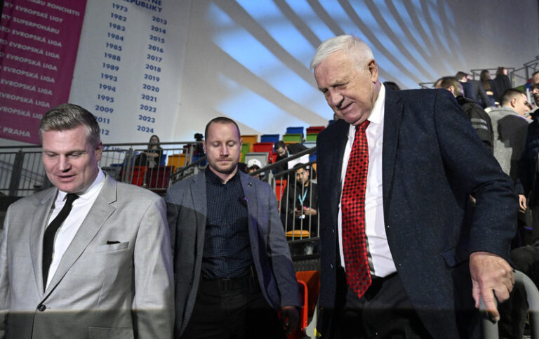 Sněmovní výbor podpořil odtajnění dokumentů o kontaktech části politiků s Íránem