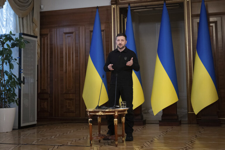 Zelenskyj: Kyjev nemůže zajistit bezpečnost politiků na oslavách v Moskvě