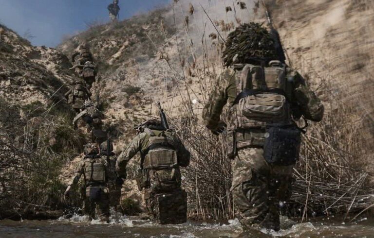 Putinovo „příměří“ je fraška. Ruské jednotky během prvního dne zaútočily více než 4000krát