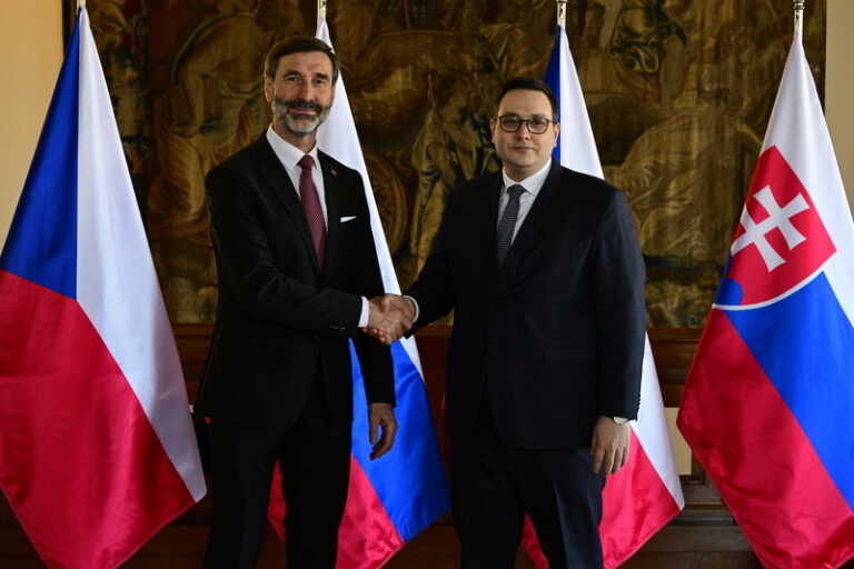 Je třeba posílit bezpečnost a Rusku ukázat, že hranice platí, řekl Lipavský