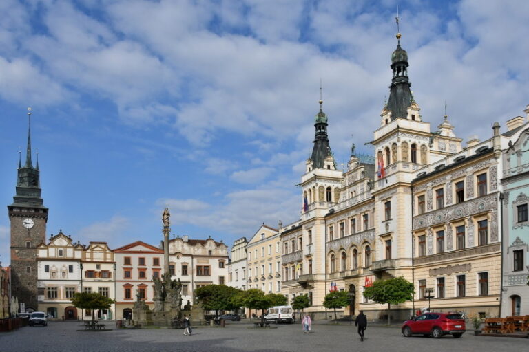 Starosta navrhuje, aby lidé na veřejnosti v Pardubicích nesměli mluvit vulgárně