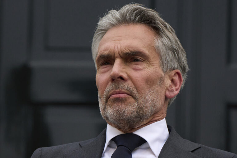 Nizozemský premiér oznámil rezignaci po Wildersově odchodu z vlády