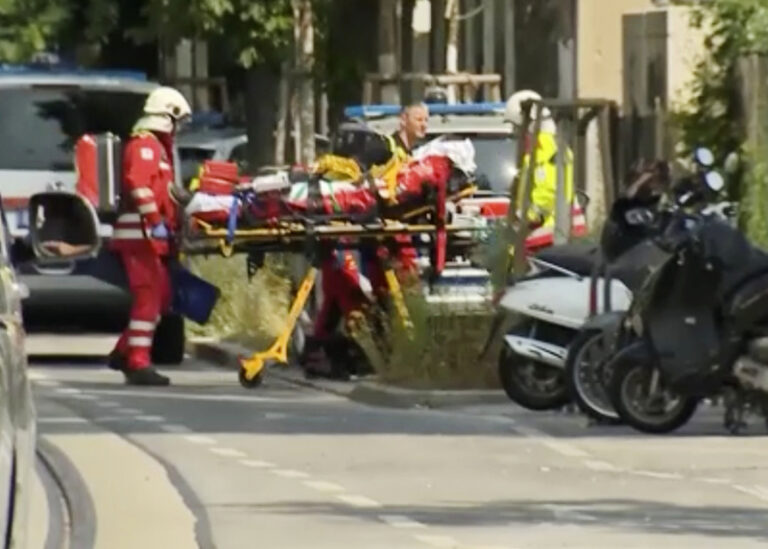Bývalý gymnazista zastřelil ve škole ve Štýrském Hradci devět lidí, pak se zabil
