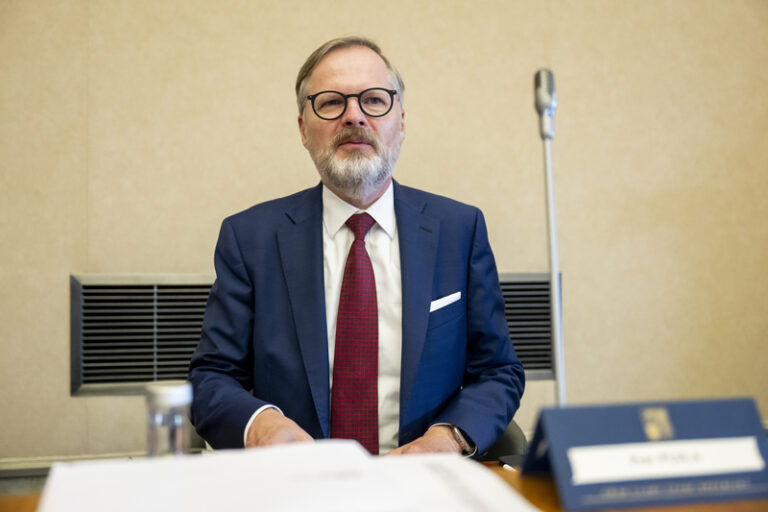 Vojákům se od července zvýší platy i příspěvek na bydlení, schválila vláda