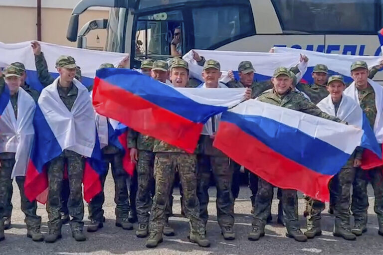 Rusko předalo Ukrajině dalších 1200 těl vojáků a tvrdí, že těla svých nedostalo