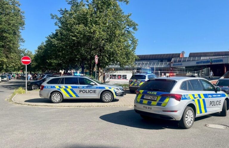 Kvůli nahlášené bombě policisté evakuovali z bazénu v Ostravě-Porubě 1500 lidí
