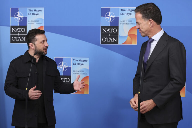 Ukrajina potřebuje protivzdušnou obranu, řekl Zelenskyj v Haagu