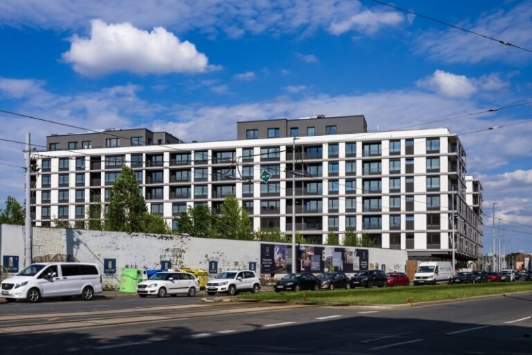 Ceny bytů u všech pražských stanic metra přesáhly 100.000 Kč za m2