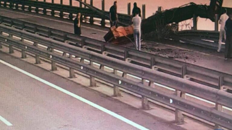 Ukrajinský útok na Krymský most: Legitimní a technicky brilantní zásah proti ruské agresi