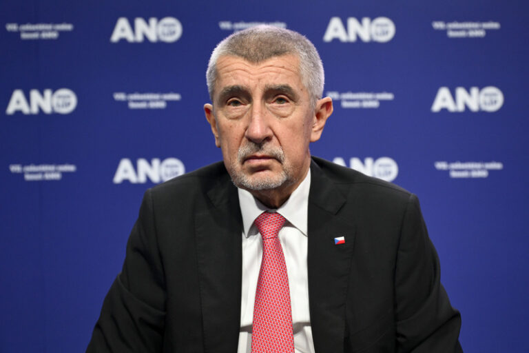 Vláda ANO by zrušila muniční iniciativu, řekl Babiš agentuře Reuters