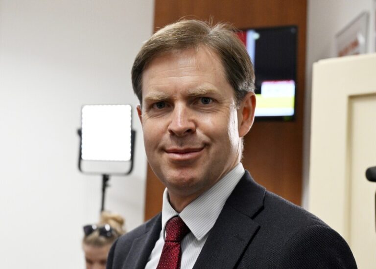 Moldavsko na své území nepustilo místopředsedu Stačilo!, europoslance Dostála