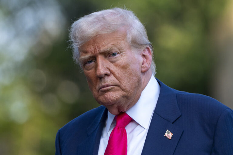 Trump nařkl Obamu z vlastizrady kvůli údajné volební manipulaci