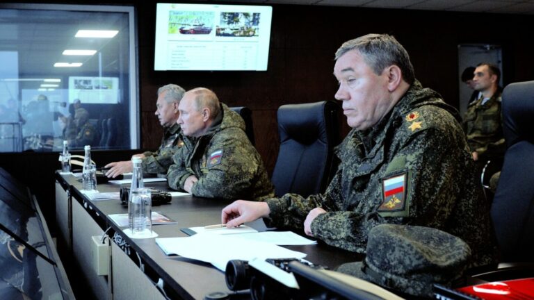 Nahoře jsou mozky zalité tukem. Obětovali vítězství stabilitě režimu, tvrdí separatista Girkin