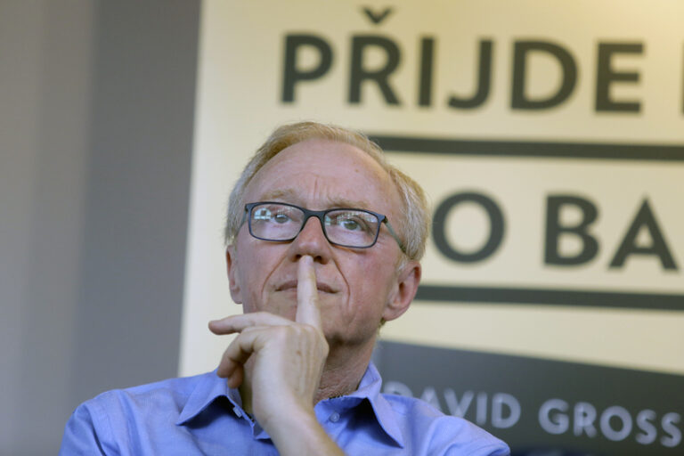 V Gaze se odehrává genocida, řekl izraelský spisovatel Grossman