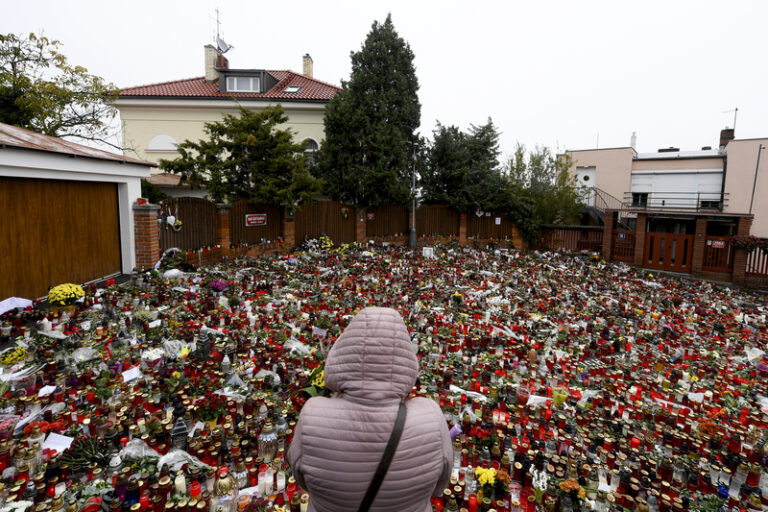 Praha 5 podpořila pojmenování prostranství u Bertramky po Karlu Gottovi