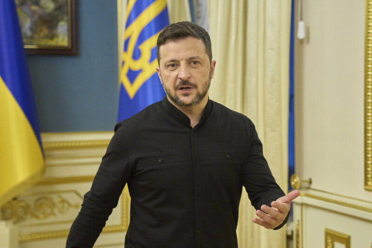 Rusko se nechystá ukončit válku, ale nové ofenzivy, varoval Zelenskyj