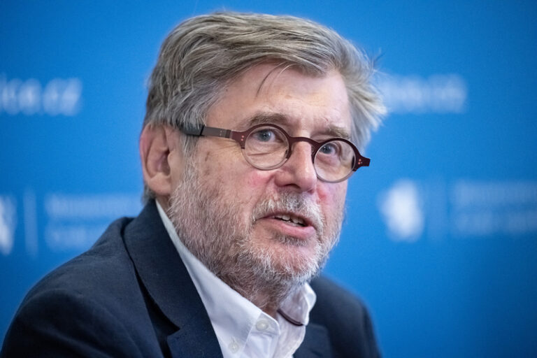 Ministerstvo nemělo přijímat bitcoinový dar, uvedl bývalý koordinátor Uhlíř