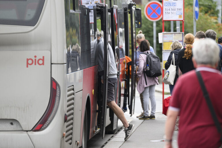 Pražští radní opět projednají zdražení jízdného v Pražské integrované dopravě