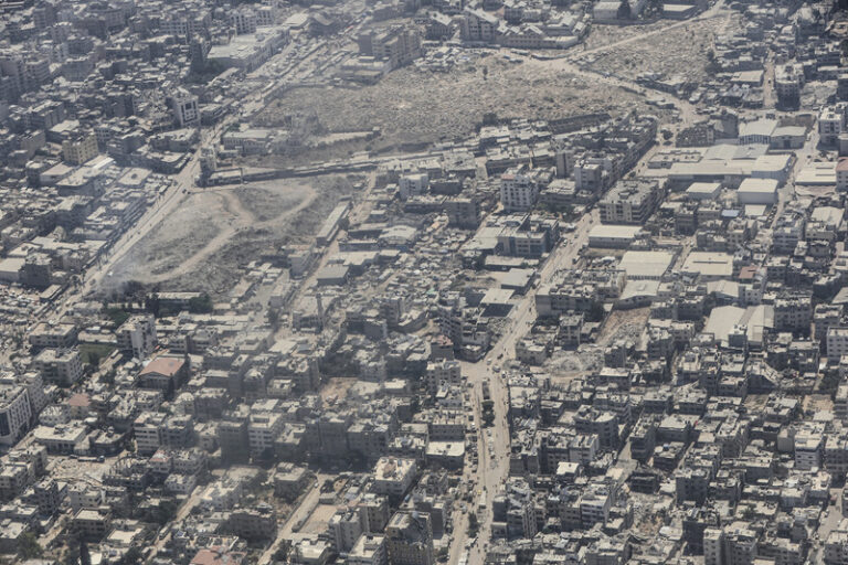 Izrael převezme kontrolu nad městem Gaza