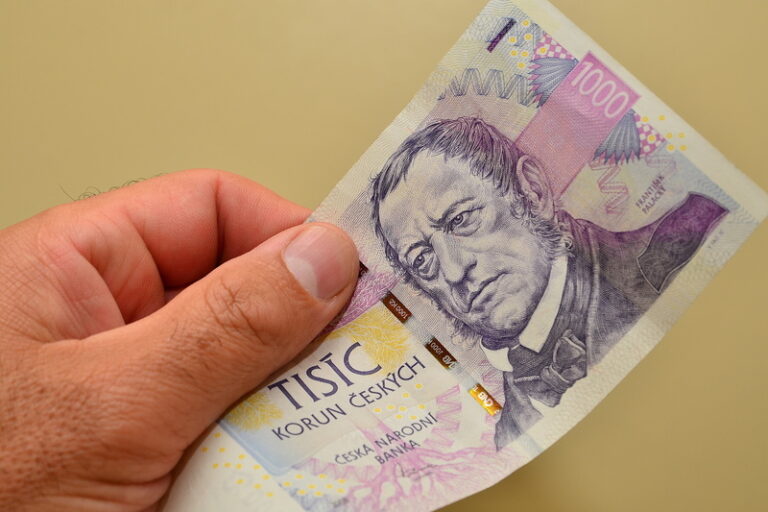 MF nesouhlasí s verzemi růstu platů, v návrhu rozpočtu na ně teď nejsou peníze