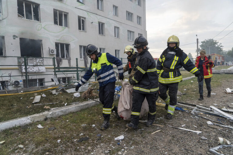 Dronový útok na Charkov si vyžádal čtyři mrtvé, včetně malého chlapce