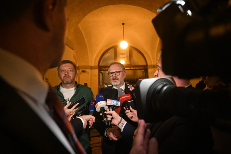 ANO vyzývá Rakušana a Fialu, aby bránili policii před nařčením Blažka