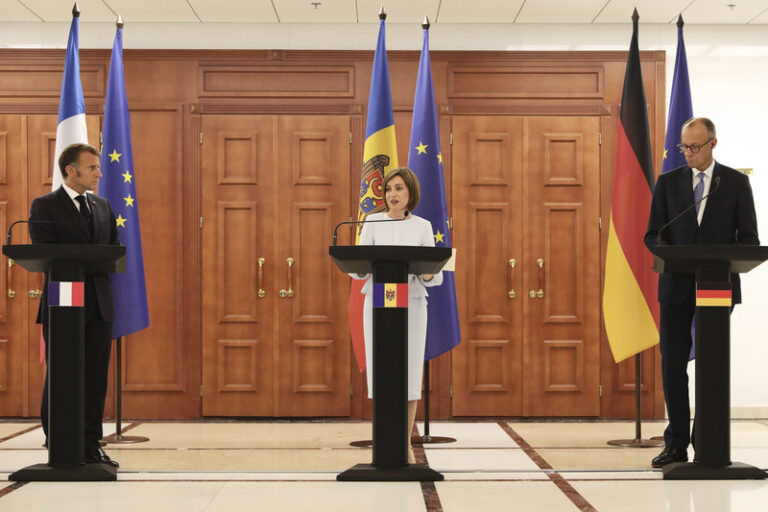 Macron, Merz a Tusk vyjádřili podporu Moldavsku a jeho kandidatuře do EU