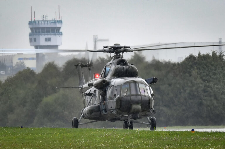 České vrtulníky jsou v Polsku, do cíle teprve zamíří