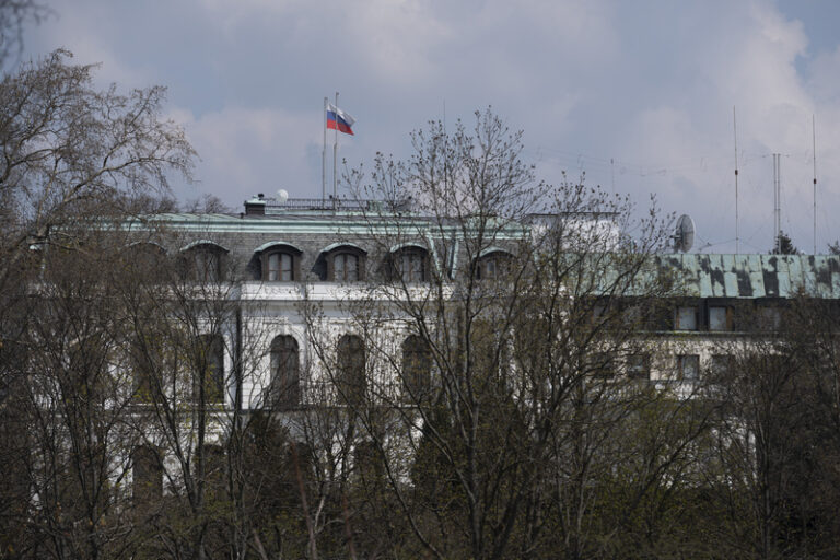 Držitelé ruských diplomatických a služebních pasů budou mít zákaz vstupu do ČR