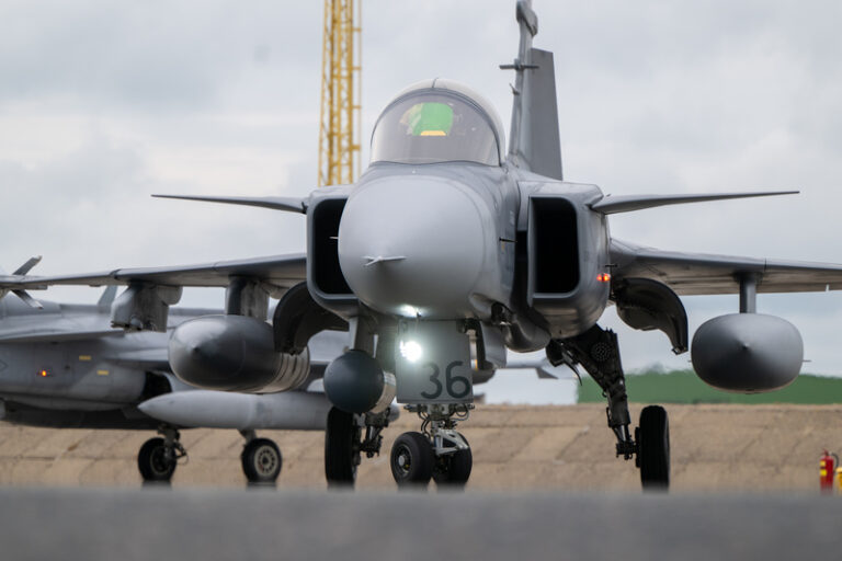Obrana podepsala smlouvu na pronájem 12 gripenů do roku 2035