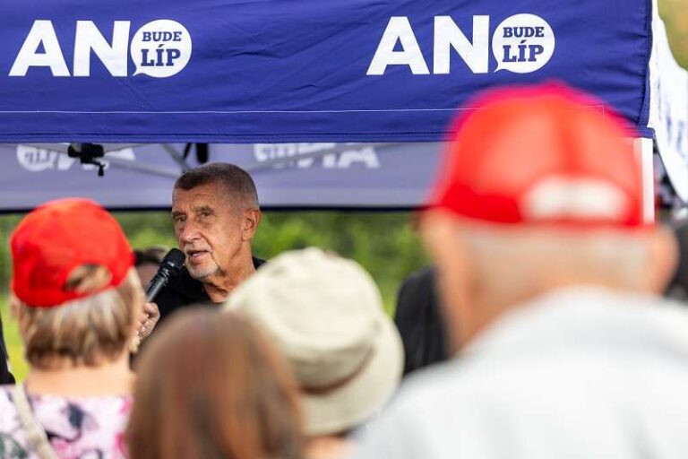 Útok berlí na Babiše vyšetřuje policie i kvůli pokusu o ublížení