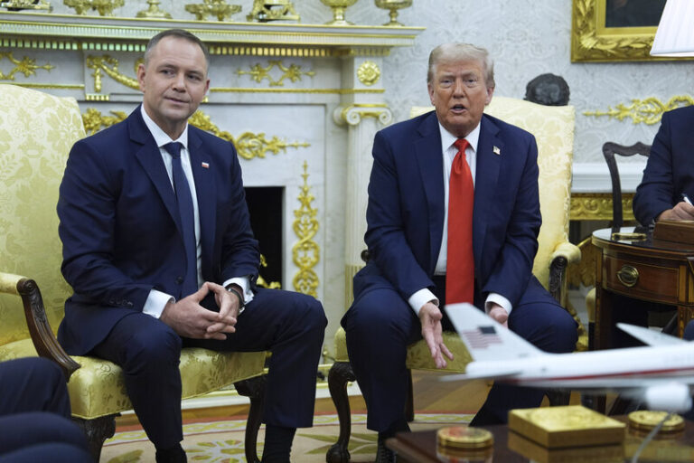 USA jsou připravené navýšit počet amerických vojáků v Polsku, řekl Trump