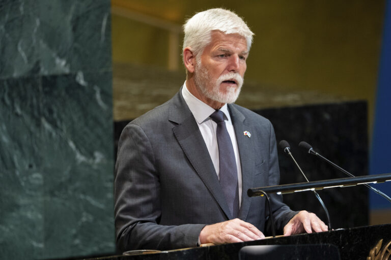 Pavel: Pachatelé zločinů na ukrajinských dětech musí stanout před soudem