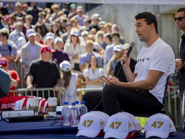 Rusko zneužívá vraždu Charlieho Kirka k podkopání demokracie a jednoty Západu