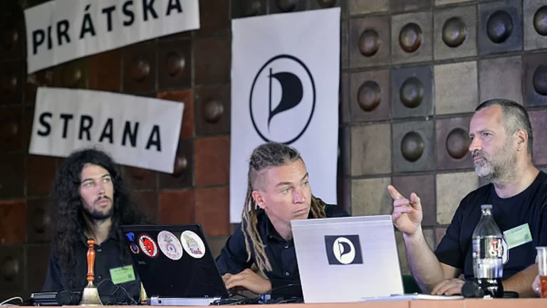 Pirátí proti spekulacím: čas přitlačit na ruské vlastníky nemovitostí