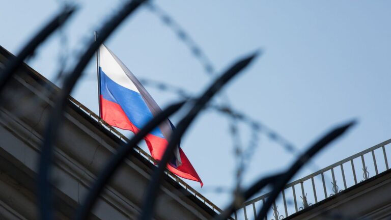 Posílení sankcí je jediným účinným nástrojem proti ruskému leteckému teroru