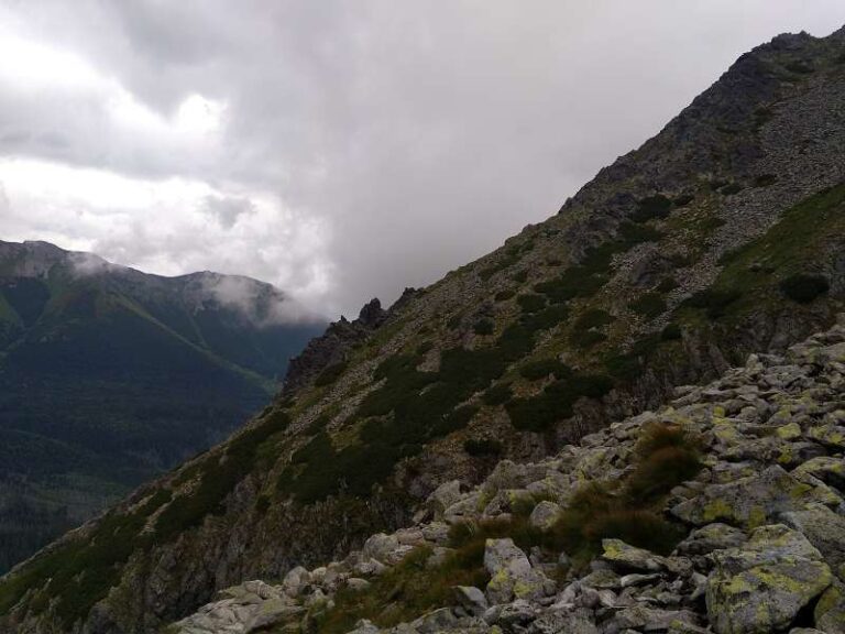 Český turista nepřežil pád z hory Rysy ve Vysokých Tatrách