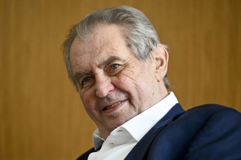 Zeman se ze zdravotních důvodů nezúčastní 28. října večera na Hradě