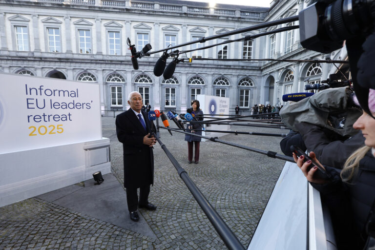 Costu doprovázím na schůzkách a připravuji mu jednání, říká Češka v Bruselu