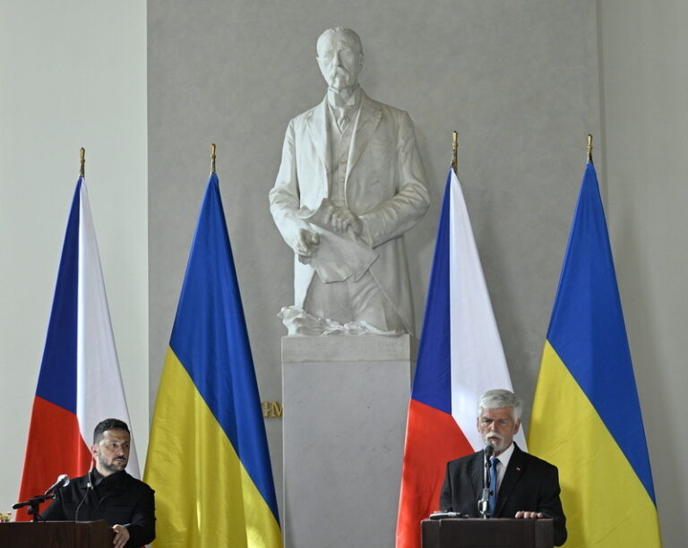 Zelenskyj informoval o rozhovoru s Pavlem, mimo jiné o české podpoře Ukrajině
