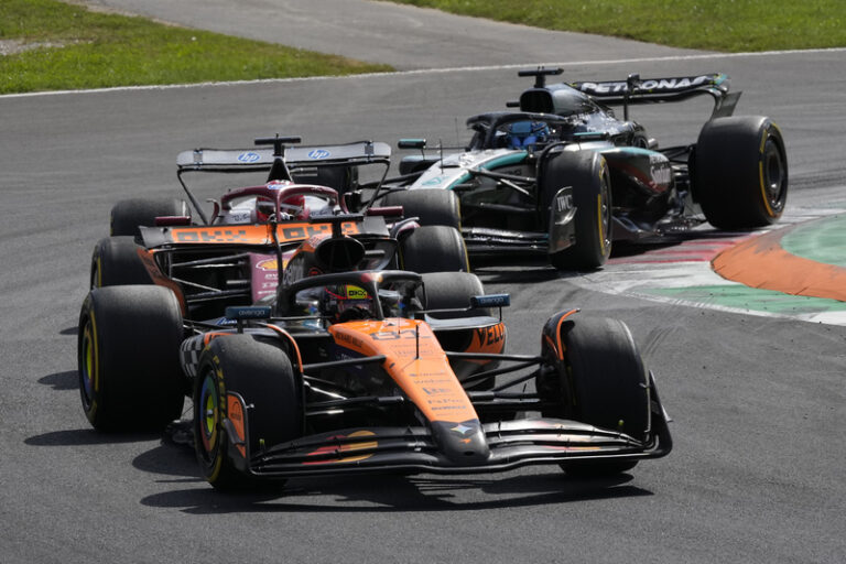 McLaren má v Singapuru druhou šanci na Pohár konstruktérů, vedení hájí Piastri