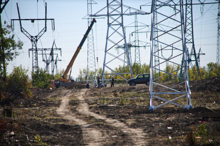 Rusko zaútočilo na energetickou infrastrukturu na východě Ukrajiny, uvedl Kyjev