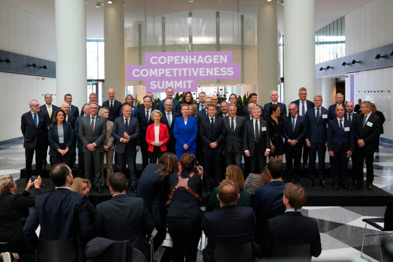 Unijní lídři v Kodani jednají o Ukrajině, debata se nejspíš protáhne do noci