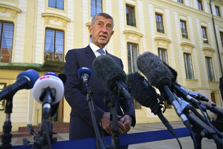 Pavel zatím nepověřil Babiše sestavením vlády, hovořili i o pozici v EU a NATO